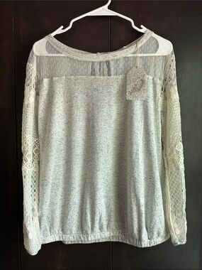 Hem & Thread Cream and Light Gray Lace Sleeve Long Sleeve Top